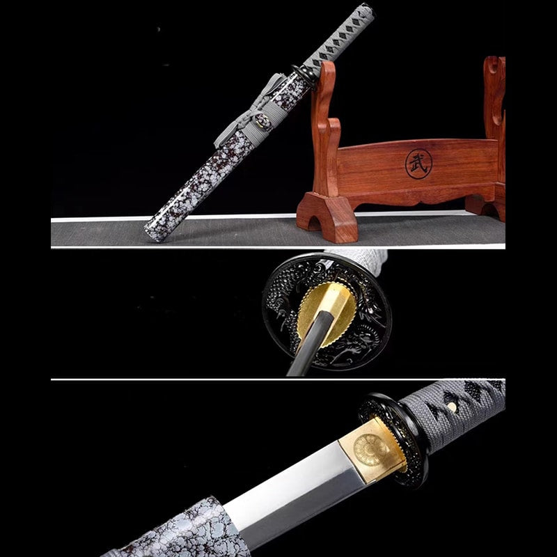 Tanto Abiko forgé main en acier T10 avec saya assortie