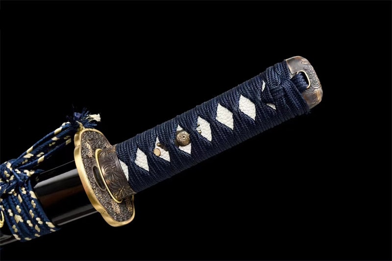 Tanto Awara dans sa saya en bois laqué