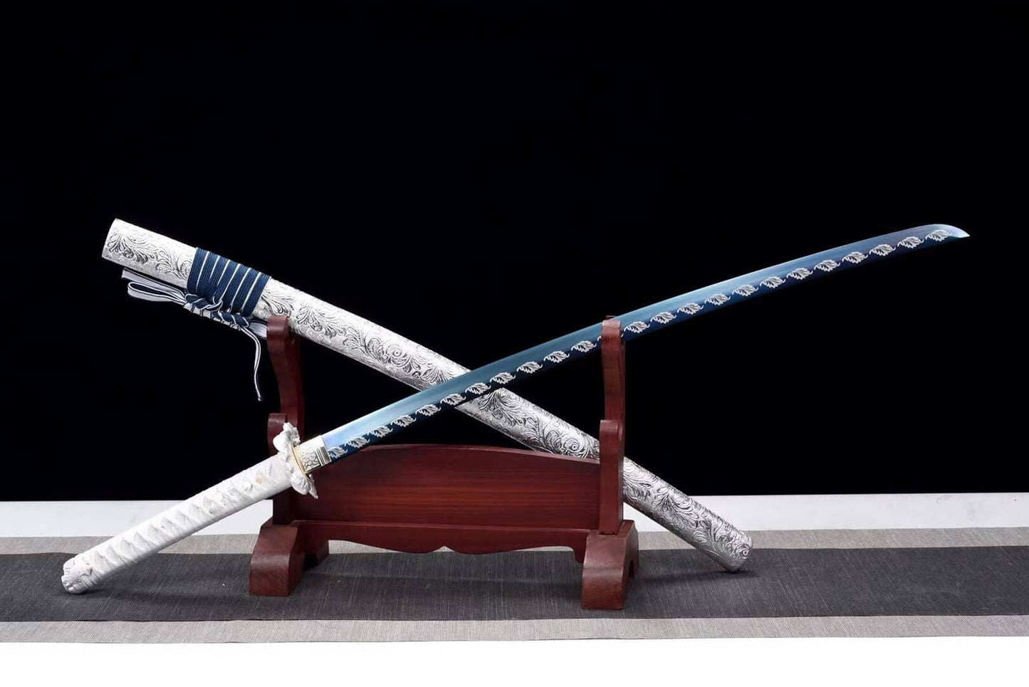 Katana Ailes d'Ange – Acier T10 - détail de la lame en acier T10