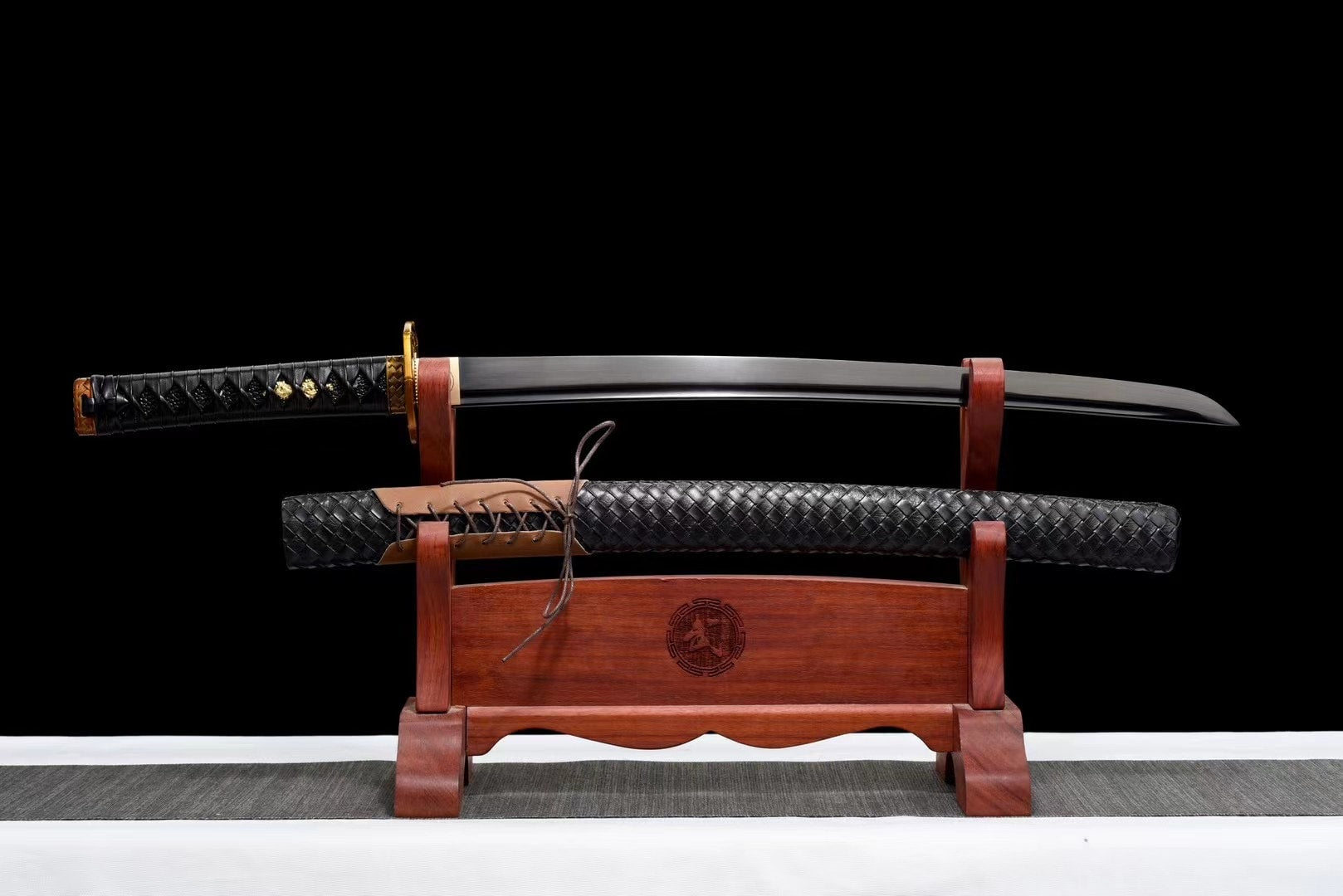 Wakizashi Koshi dans sa saya en bois laqué