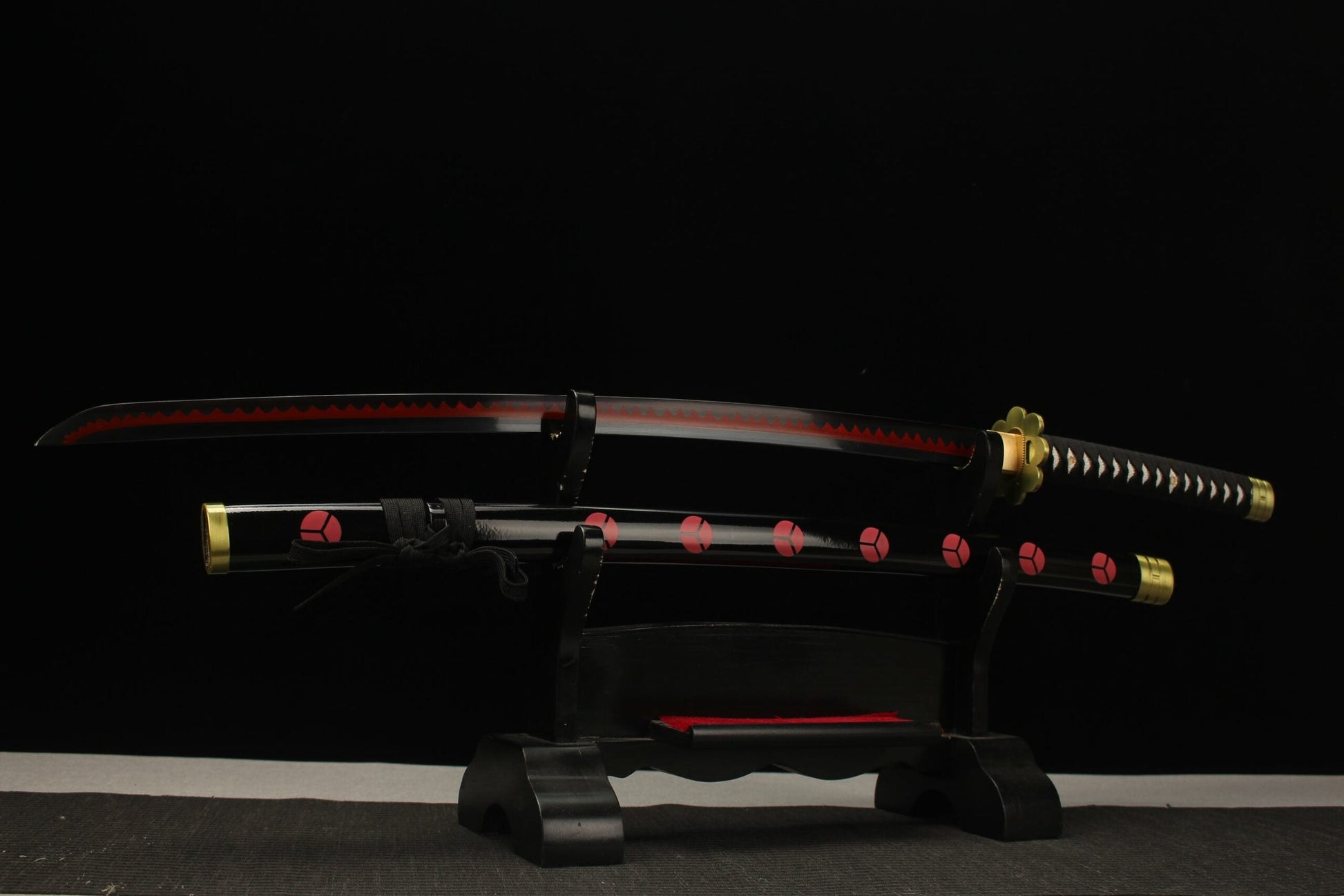 Katana Shusui Zoro – One Piece Acier Carbone 1060 - détail de la tsuba (garde)