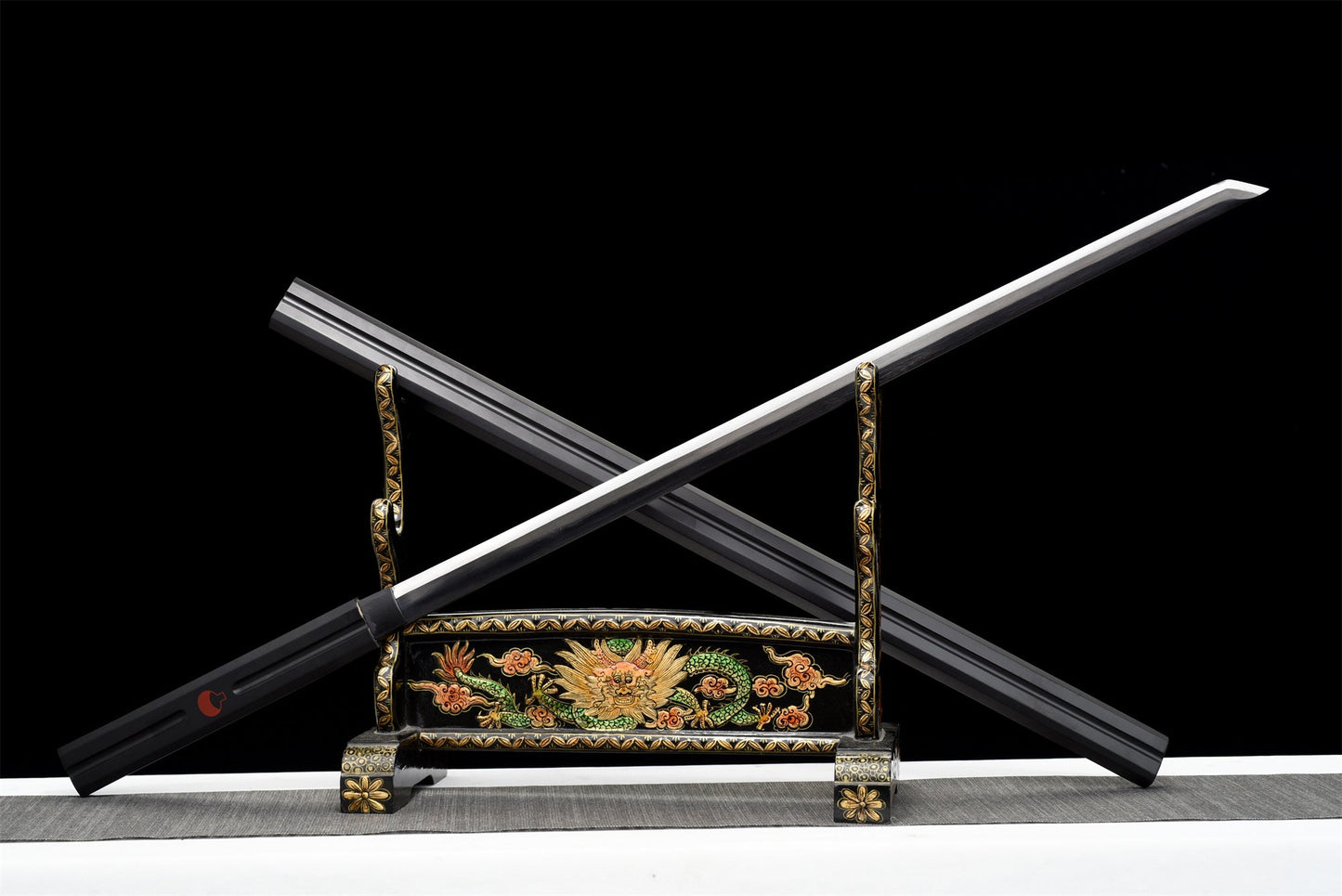 Katana Sasuke Uchiwa – Naruto - détail du fourreau (saya)