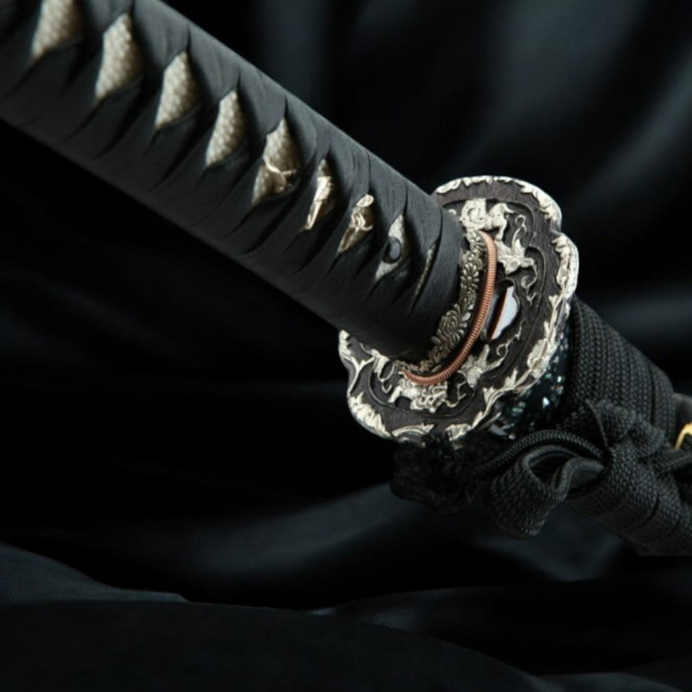 Katana Hiroshima – Damas - détail de la tsuba (garde)