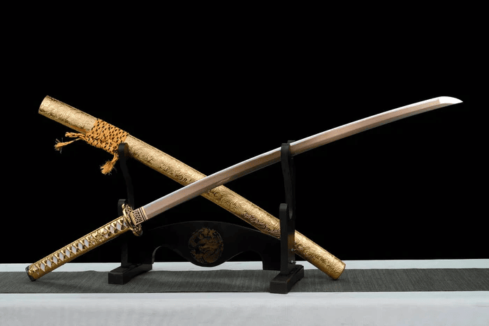 Katana Mino - vue d'ensemble sur fond noir