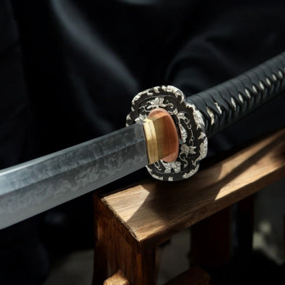 Katana Hiroshima – Damas - vue d'ensemble sur fond noir