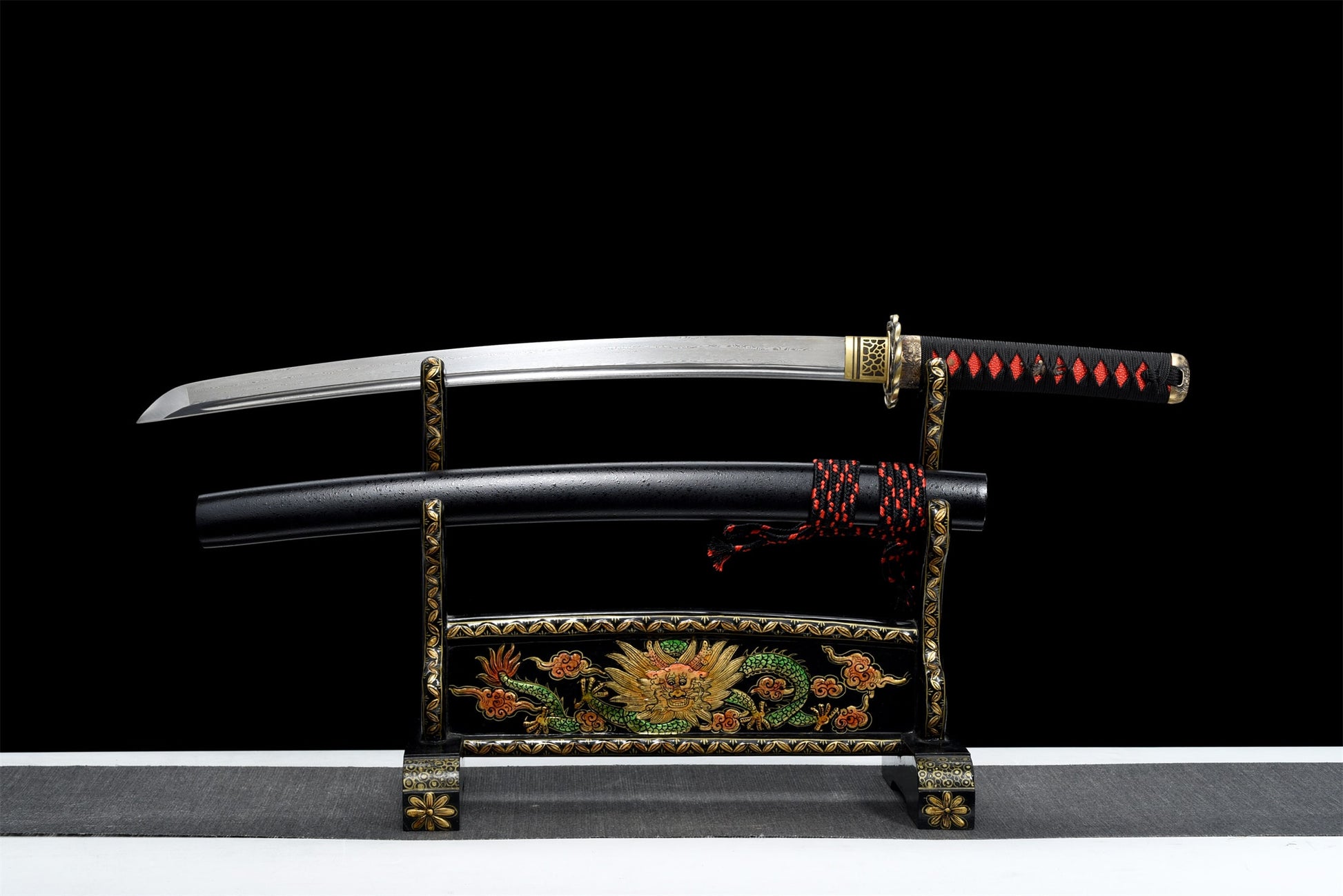 Tsuka tressée du wakizashi Maizuru avec menuki traditionnel
