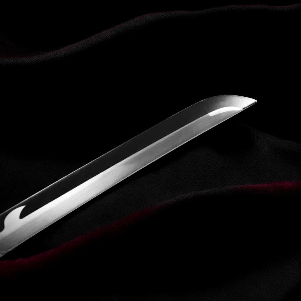 Katana Tanjiro Kamado V2 – Nichirin Noir Acier 1060 - vue d'ensemble sur fond noir